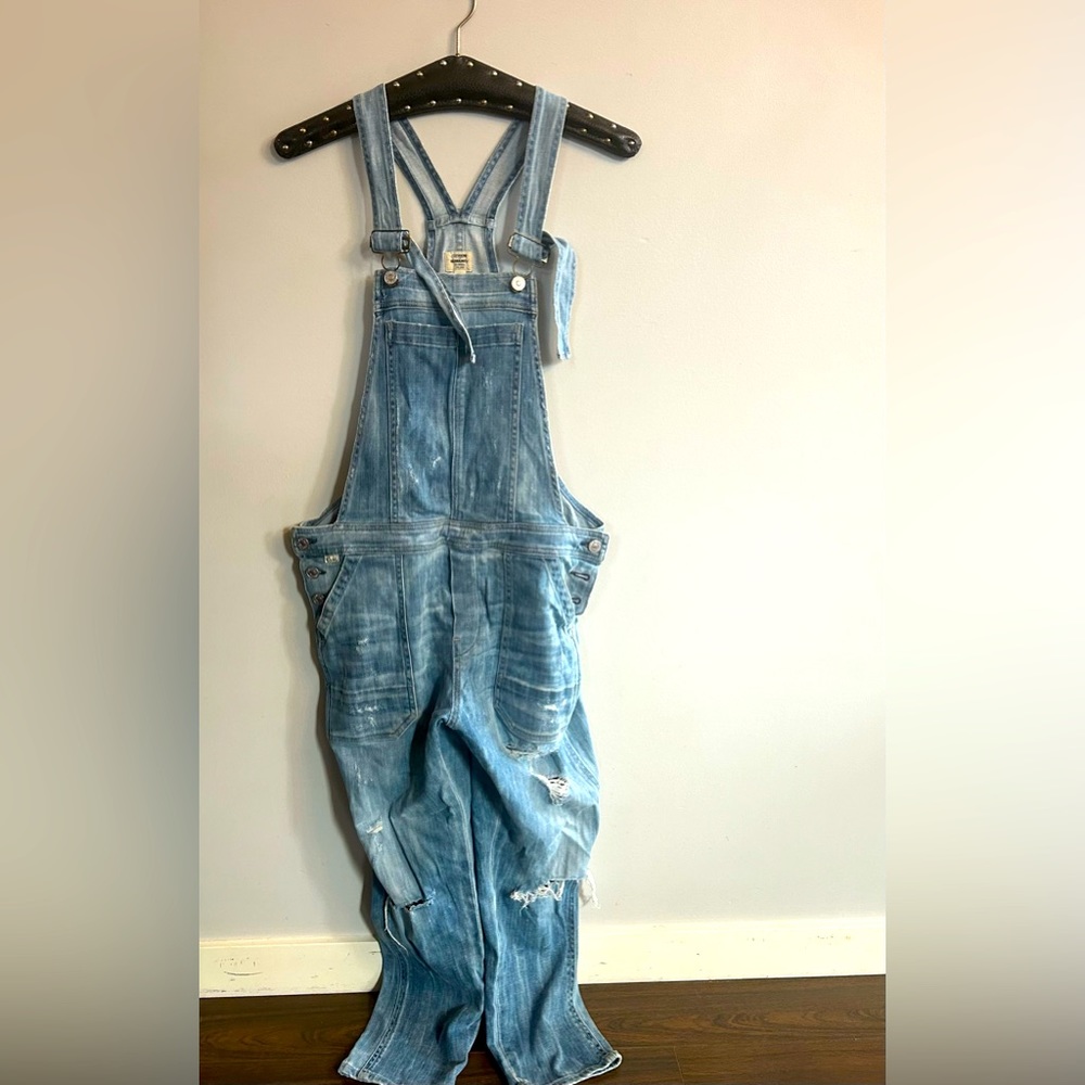 Citizens of Humanity distressed overalls! ✌️